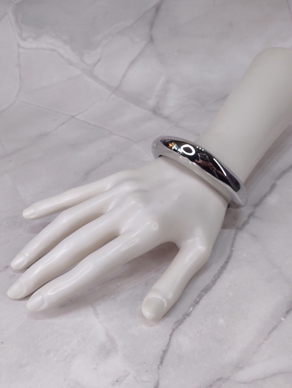 Contemporary Silver-Plate Hinged Bangle Bracelet